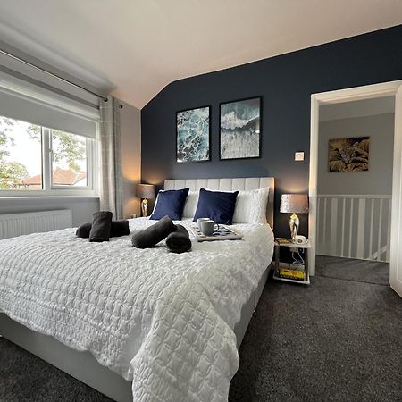 Modern 3-Bed Stay-Away-Home Sleeps 6 Nr Manchester Exterior foto