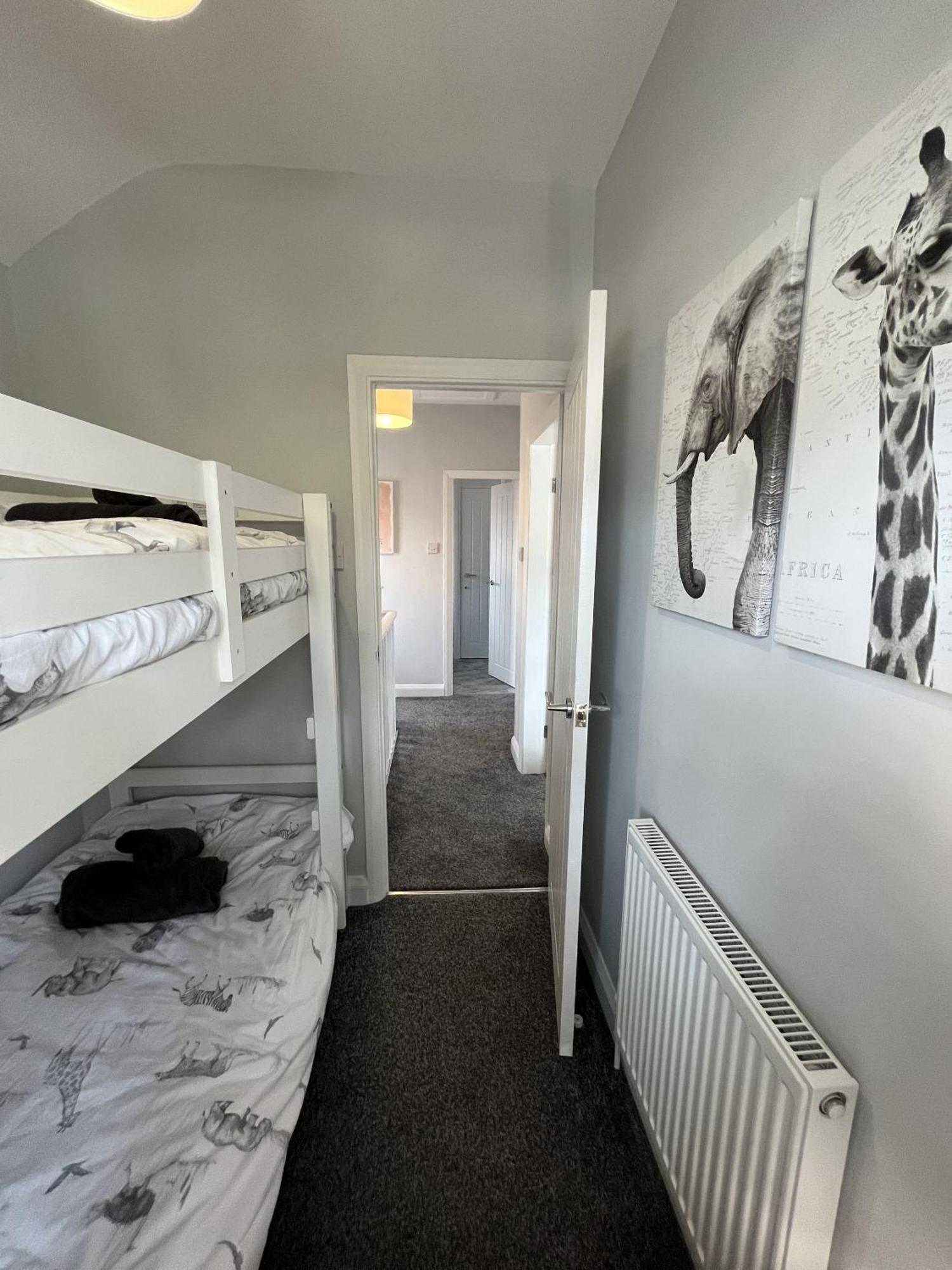 Modern 3-Bed Stay-Away-Home Sleeps 6 Nr Manchester Exterior foto