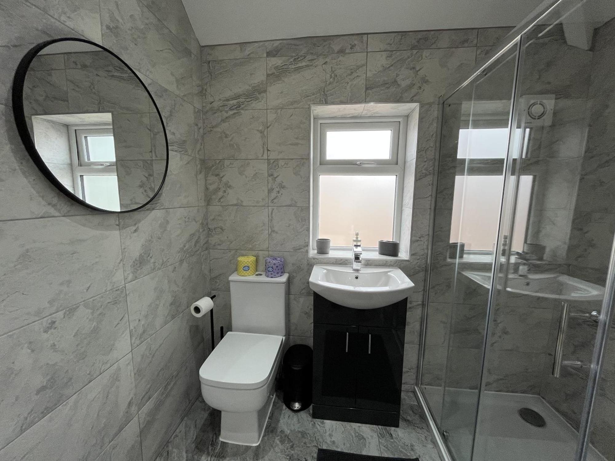 Modern 3-Bed Stay-Away-Home Sleeps 6 Nr Manchester Exterior foto